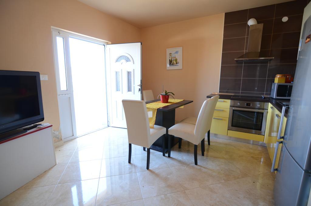 Apartment Emi Сукошан Экстерьер фото